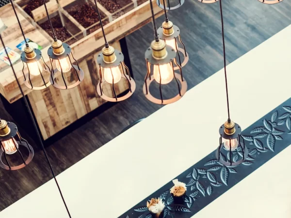 O charme de uma luminária decorativa